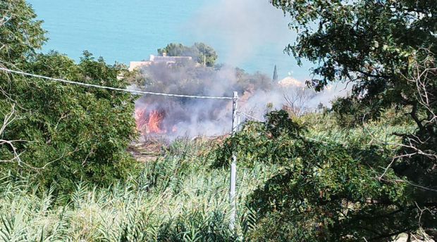 Un Incendio Divampato Lungo Il Vallone Dell Anghella Piazza 