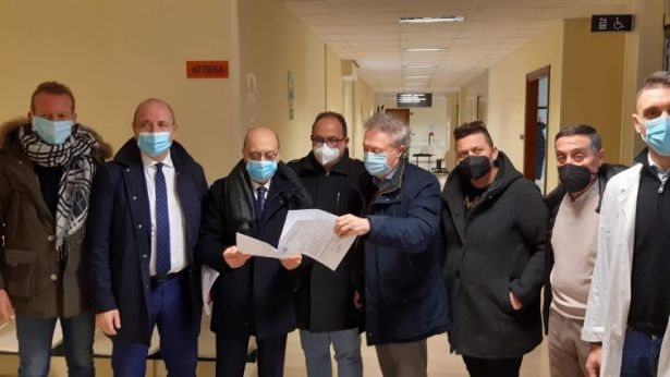 I membri del Comitato ristretto della ASL con i sindaci del territorio