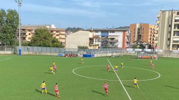Folgore Delfino Pescara - Vastese 2 a 1