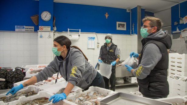 Pesce donato ai vastesi - Foto di OcchioMagico