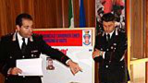conferenza stampa carabinieri