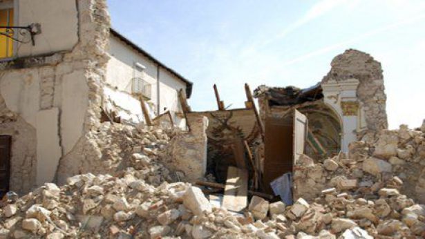 Terremoto a L'Aquila - San Demetrio - Foto: www.protezionecivile.it