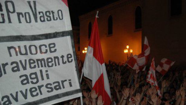 La Pro Vasto in C2: i festeggiamenti dei tifosi