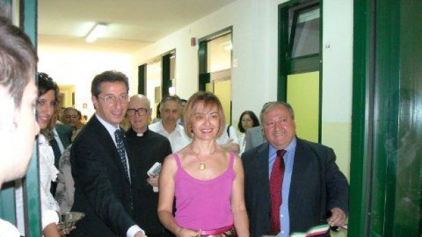 Nella foto, il taglio del nastro della cittadella della musica