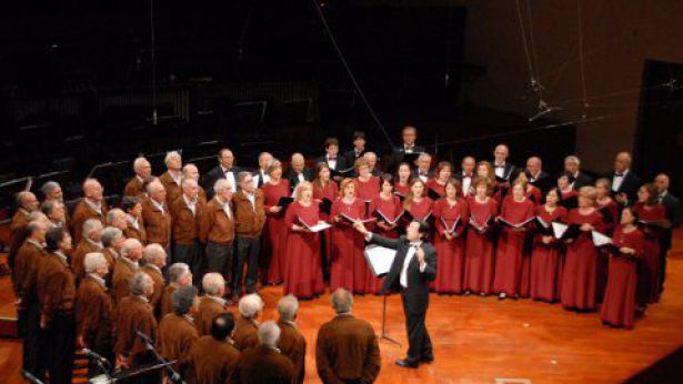 Nella foto, il coro Polifonico Histonium Lupacchino dal Vasto