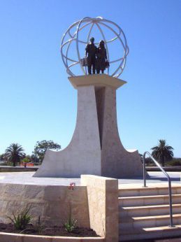 Nella foto, il Monumento all'Emigrante a Perth - Australia