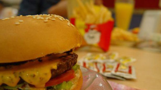 Nella foto, un fastfood