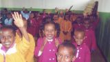 Nella foto, i bimbi della scuola elementare del piccolo villaggio di Arjo, in Etiopia