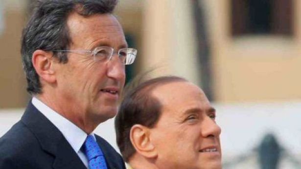 Nella foto, Silvio Berlusconi con Gianfranco Fini