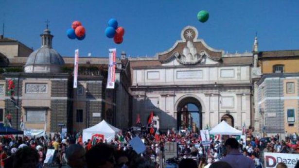 Roma, Piazza del Popolo - Manifestazione libertà di stampa - foto: repubblica.it