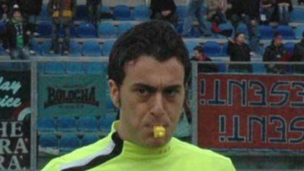 Nella foto, l'arbitro vastese Angelo Giancola