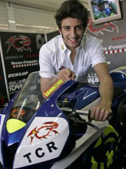 Nella foto: Andrea Iannone con la Honda SuperSport
