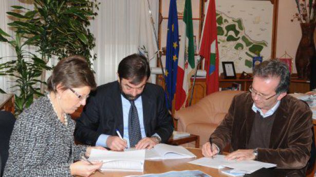 Nella foto, il Sindaco Marchese, il dott. Andrea Pessina e la dott.ssa Amalia Faustoferri