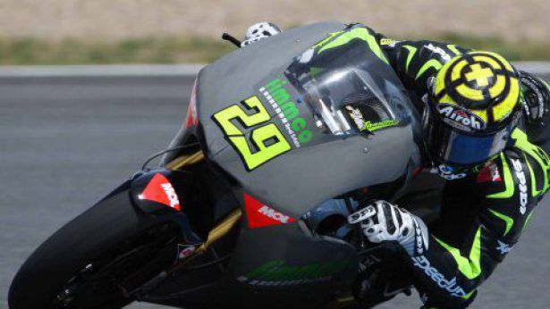 Nella foto: Andrea Iannone ai test IRTA di Jerez
