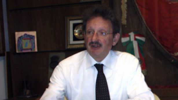 Nella foto: il sindaco Luciano Lapenna