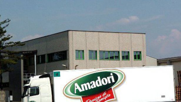 Nella foto: un tir della Amadori