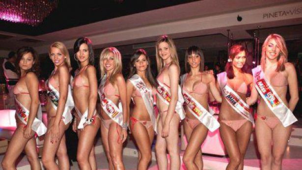 Nella foto: le nove vincitrici della Manifestazione Miss Vip 2010