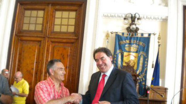 Nella foto: il Presidente Di Giuseppantonio e il sindaco di Changy