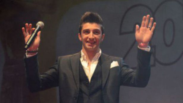 Nella foto: Andrea Iannone alla premiazione Caschi d'oro 2010 di Motosprint - foto: motosprint.it