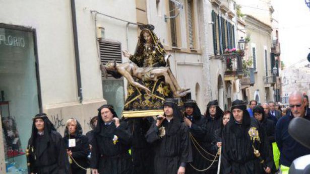 Processione in onore della Madonna Addolorata