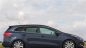 Kia Ceed SW di lato color blu