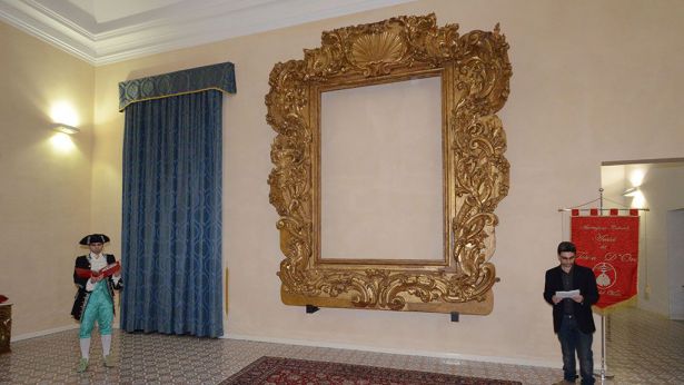 Palazzo d'Avalos: la sala della cornice