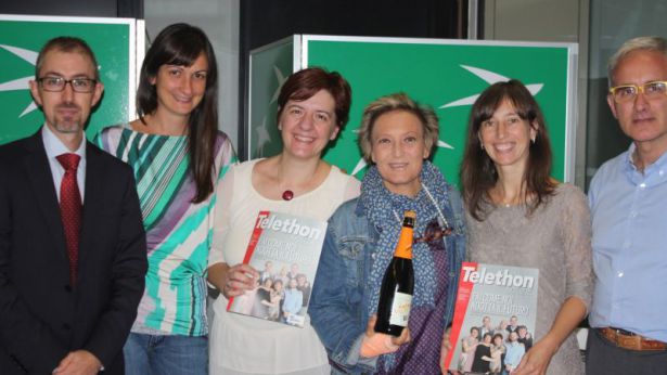 Miranda Sconosciuto con il personale della BNL