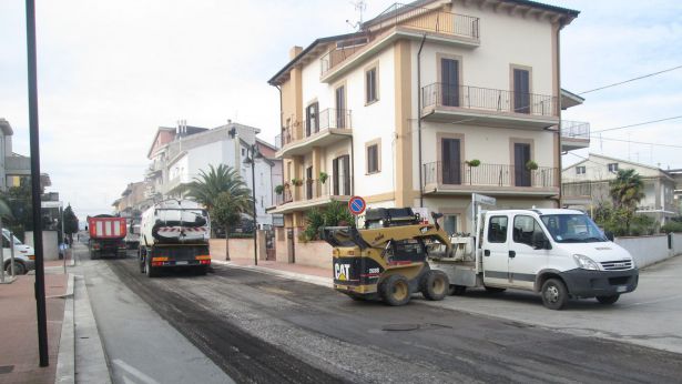 San Salvo: nuovo tappetino di asfalto