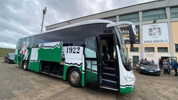 Il pullman del Chiei Calcio