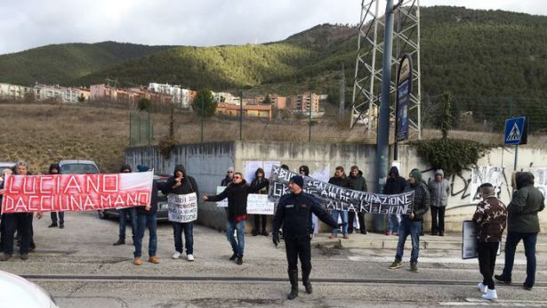 Bussi: manifestazione di protesta
