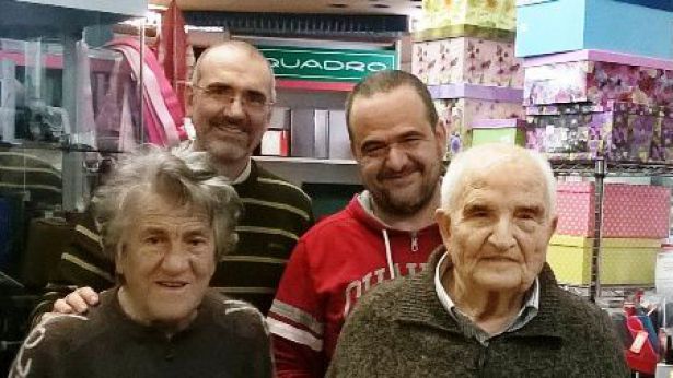 I coniugi Linda e Cesario Vicoli con i figli Maurizio ed Ezio