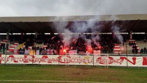 Vastese: i tifosi allo stadio Aragona