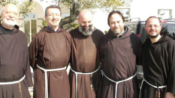 Padre Nicola Galasso il quarto da sinistra