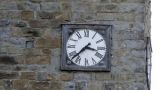 L'orologio della torre di Amatrice fermo all'ora del disastro