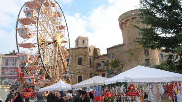 Piazza Rossetti in versione natalizia