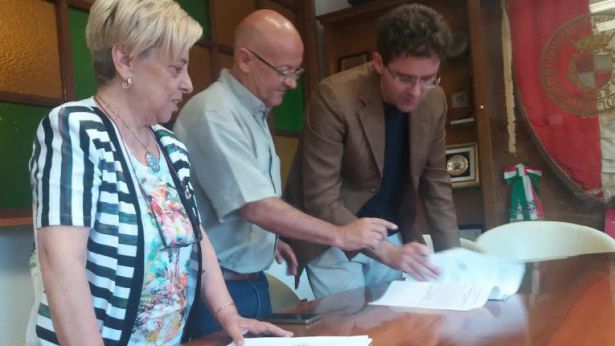 La firma dell'accordo