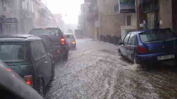PIOGGIA TORRENZIALE