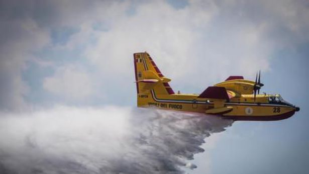 Canadair in azione