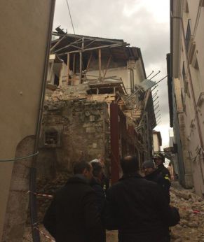 L'edificio crollato a L'Aquila