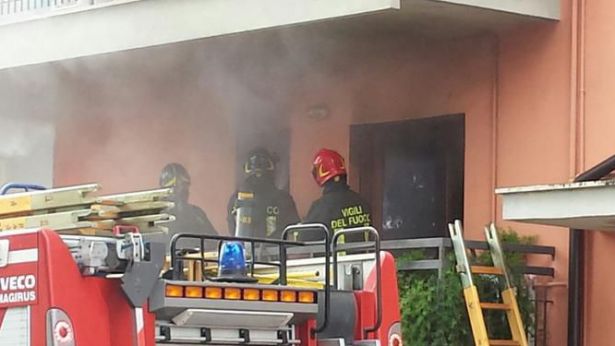 Fuoco in villa