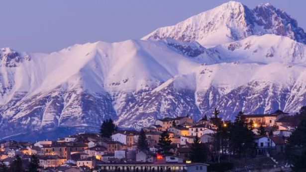 La cartolina dell'Abruzzo pubblicata da Forbes nell'articolo sui posti meno cari dove vivere nel mondo