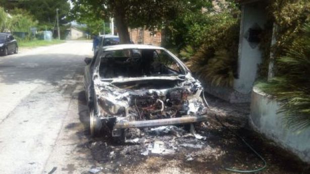 Auto bruciata a San Salvo Marina