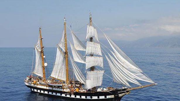 La nave-scuola Palinuro della Marina Militare Italiana
