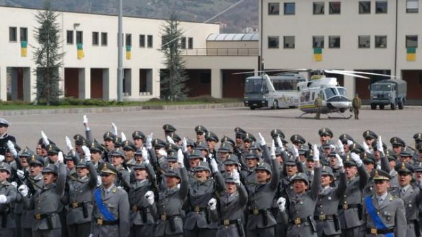 Gli allievi della Guardia di Finanza a L'Aquila