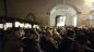 Presepio del Golfo: I tanti cittadini presenti nel cortile di palazzo d'Avalos