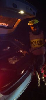 Controlli della Polstrada con l'etilometro