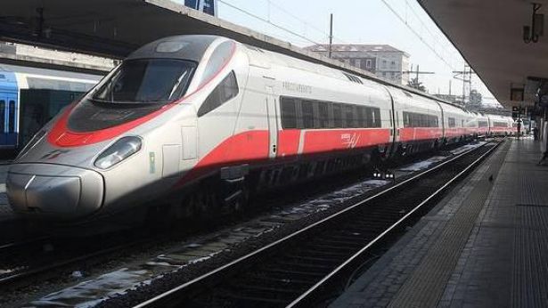 Un treno Freccia Argento