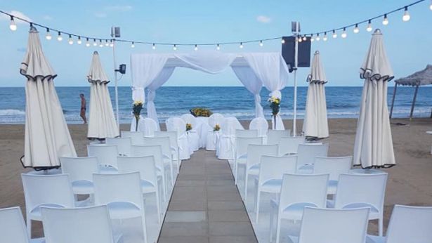Matrimonio in riva al mare