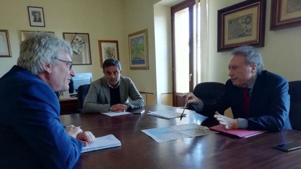 Il Sindaco di Atessa Borrelli con il d.g. Schael
