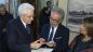 Il Presidente Sergio Mattarella con alcuni famigliari delle vittime